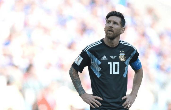 梅西大赛太软？哈维有话要说，而C罗昔日队友埃弗拉直戳痛处