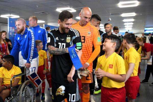 冰岛对阵阿根廷1比1,冰岛0-1冰岛全场