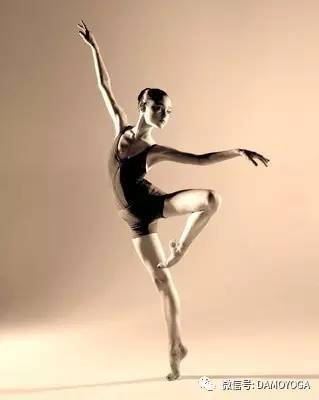 瑜伽拉伸体式练习，纠正膝盖超伸