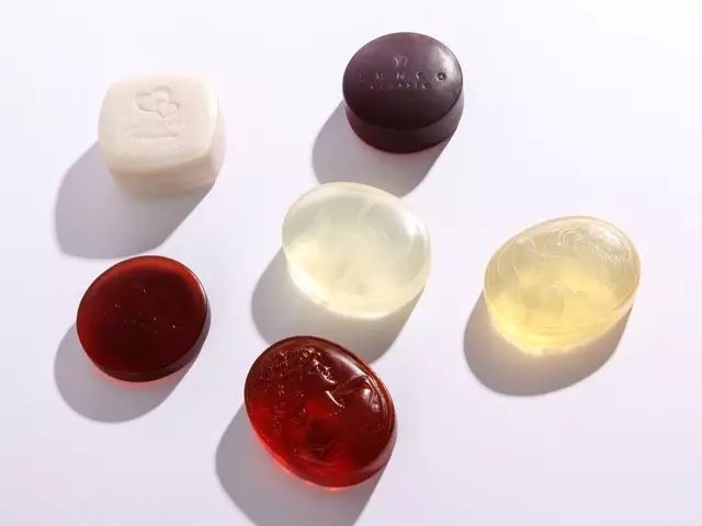 手工皂怎样用手打出绵密的泡沫 (晶莹剔透的手工皂)