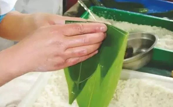 端午到了教你如何包粽子,端午节快来了怎么包粽子