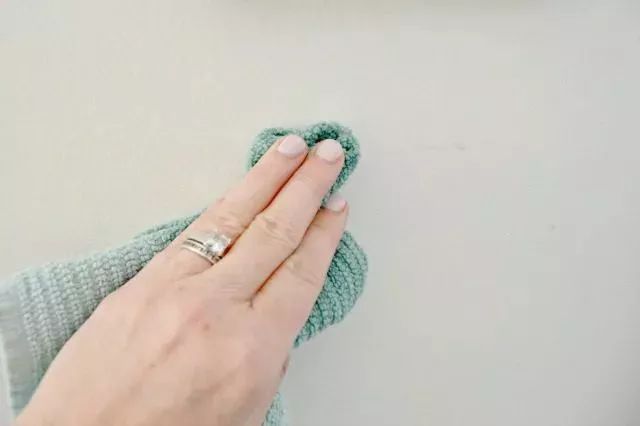 白墙弄脏了怎么把它变白,白墙油烟弄脏了怎么把它变白