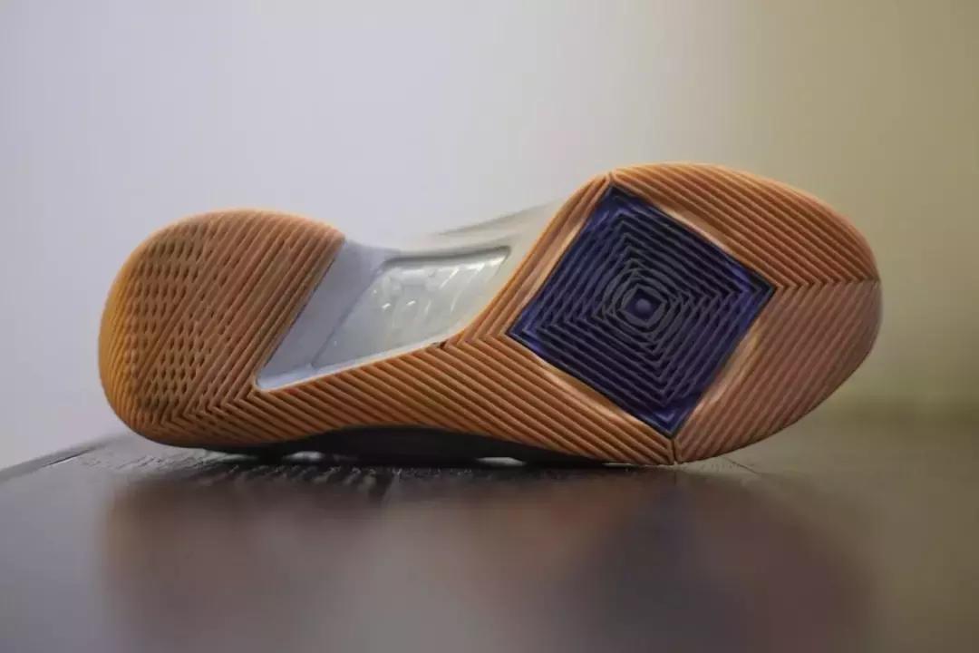 库里5突和0突差距,库里5和6代的区别