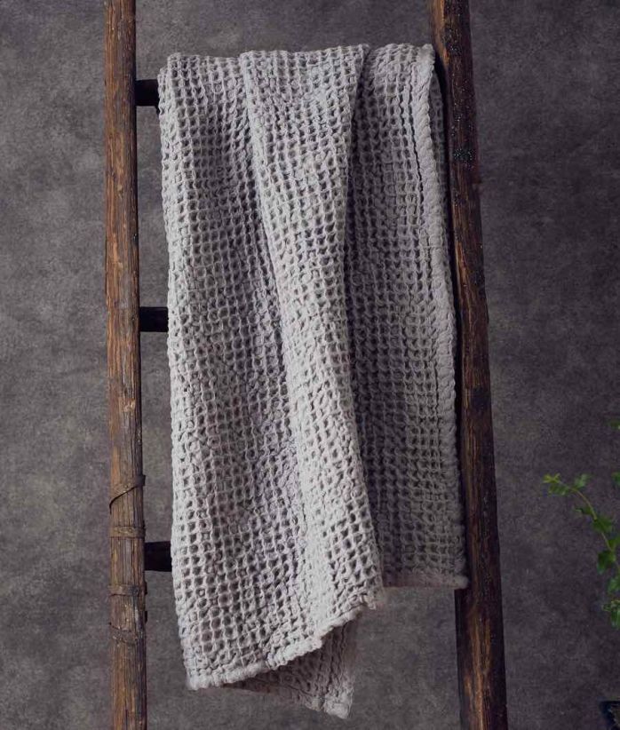 不要脸！还在用干尸毛巾擦脸？