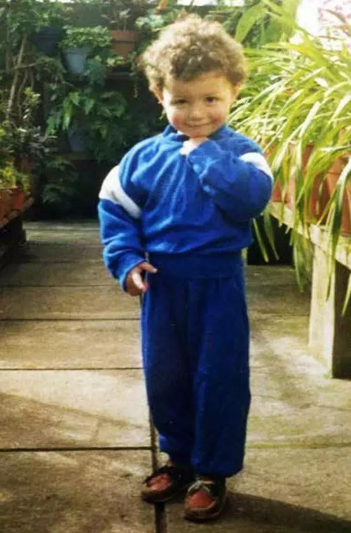 33岁的c罗依然有着20岁的身体,c罗的自律从一瓶可乐开始