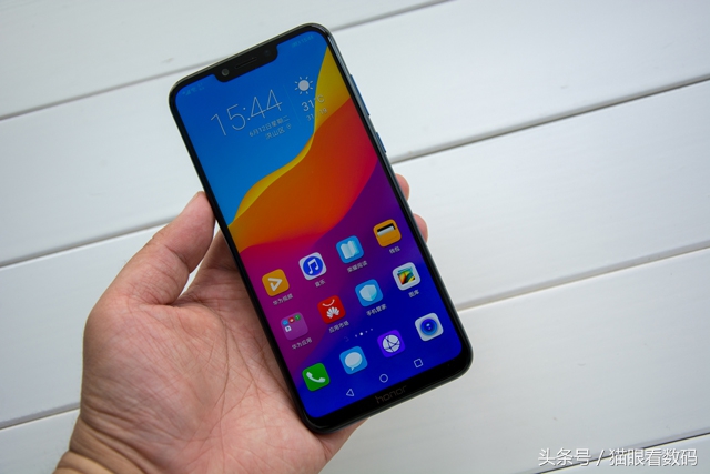 荣耀Play深度测评麒麟970“解除封印”性能升级