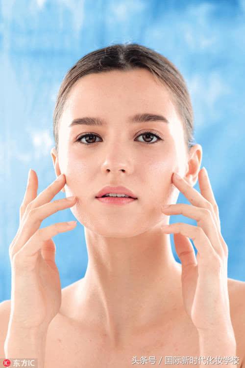 底妆无粉底怎么化干净服帖,明星磨皮底妆服帖的方法