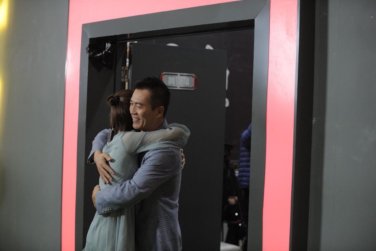 足球解说吴桐图片,足球解说吴桐多高