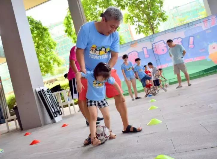 刚刚过去的父亲节，我和孩子在这里踢了一场世界杯