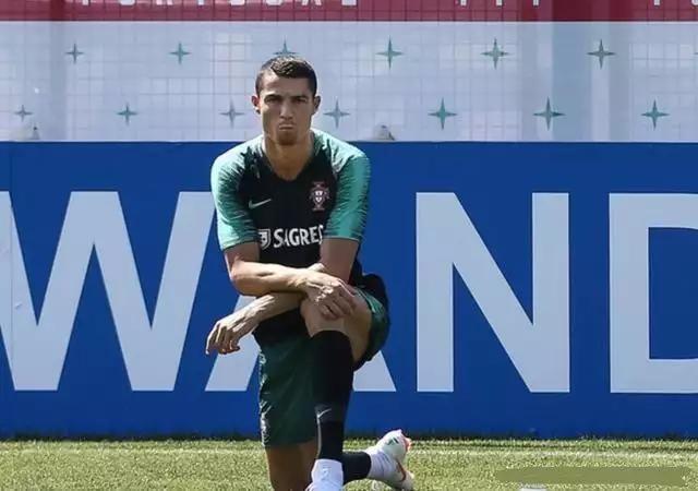 c罗再次再现逆天头球,c罗依旧是当今足坛最厉害的球星