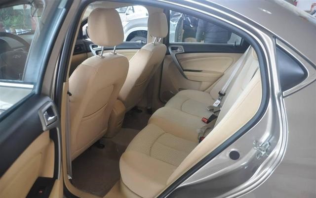 奇瑞曾经的颜值巅峰!现在看都不过时,用料扎实厚道,当年仅6万