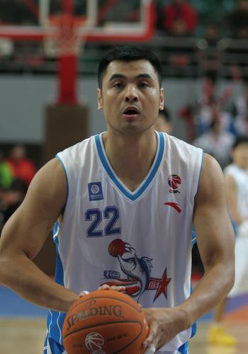 刘玉栋10块碎骨还能打球吗,刘玉栋膝盖碎骨