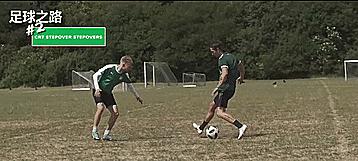 足球十大技巧秀,学会这几个足球小技巧