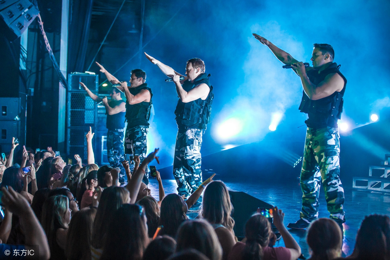 唱歌老是接不上气气短,唱歌时前一句气没用完怎么换气