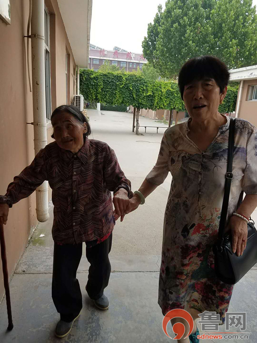 社区携手爱心企业慰问敬老院,爱心义诊情暖敬老院