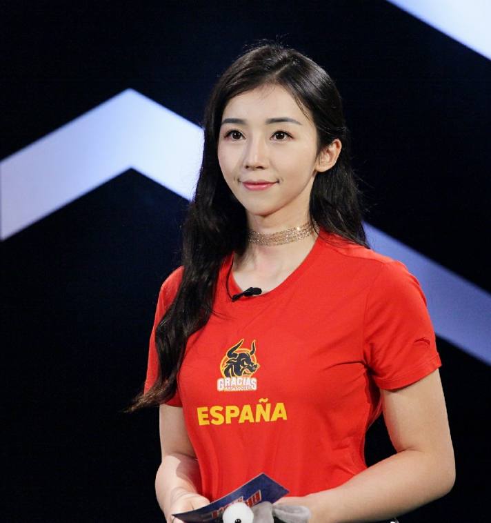 央视体育主播刘语熙照片,最美体育主持人刘语熙