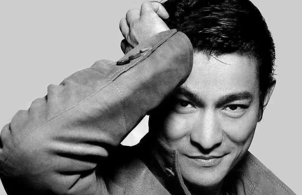 刘德华凭什么能火37年,刘德华凭什么能火40年原视频