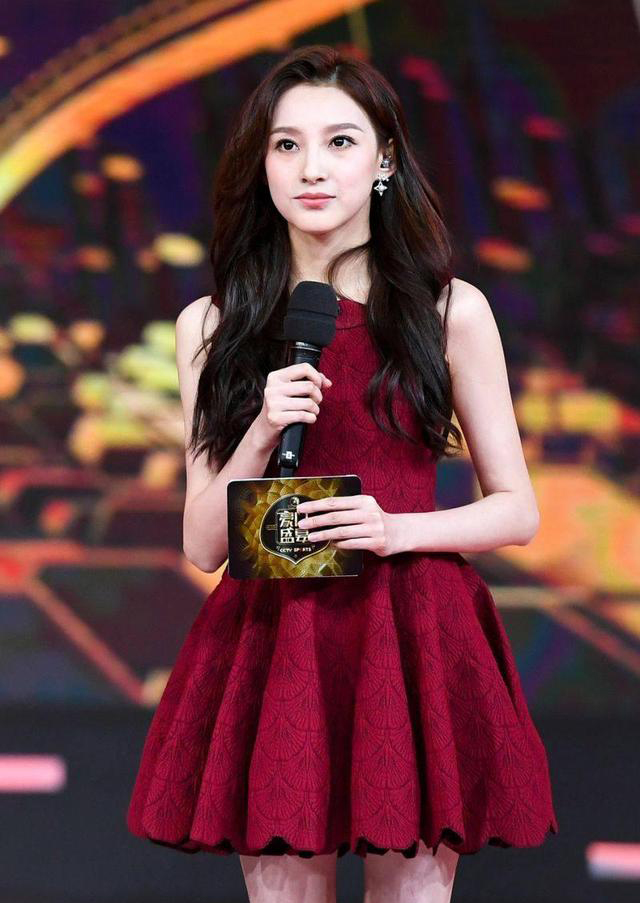 俄罗斯世界杯央视女记者,俄罗斯世界杯央视女主持人