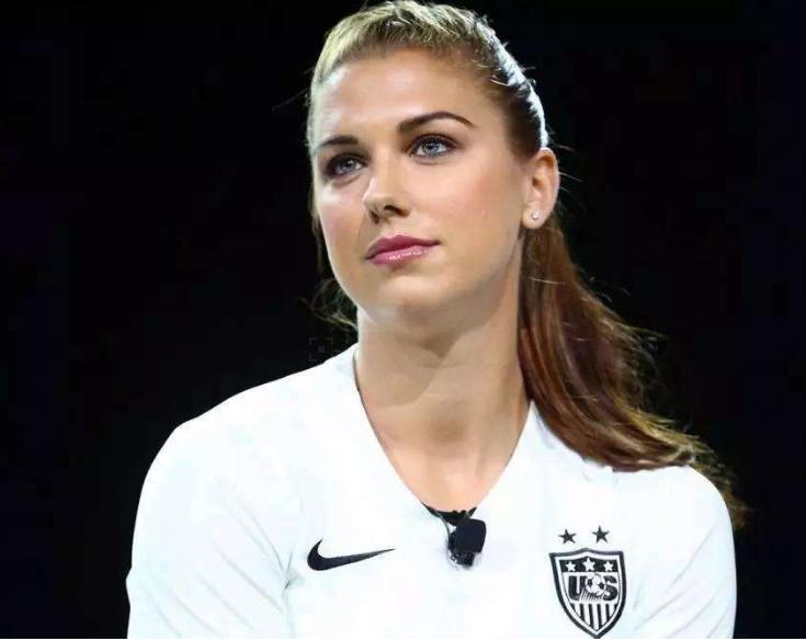 日女足队员豪言脱衣引美女球员比拼，美国一人碾压亚洲三国美女