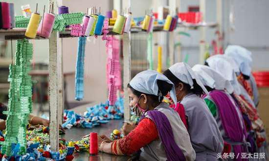 HM、GAP亚洲工厂被曝性侵女工：“你就该像拖鞋一样被踩在脚下！”