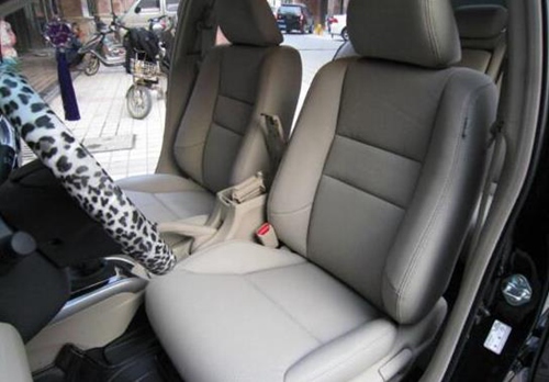 买车座椅真皮和假皮的区别,车子真皮座椅和仿皮哪个好