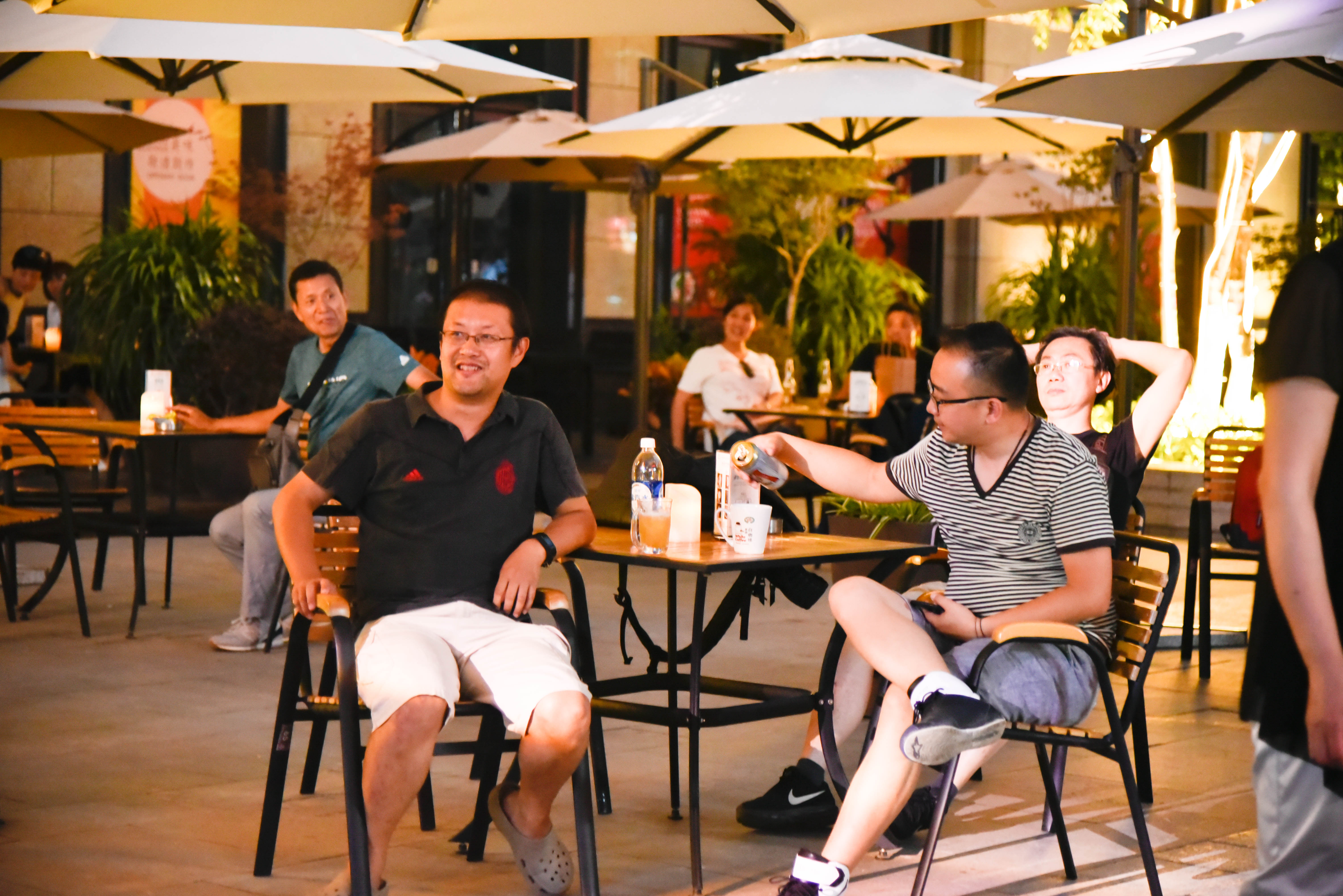 有球必应广场,有球必到台球厅