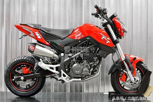 贝纳利tnt249s改排气管,贝纳利tnt135改装