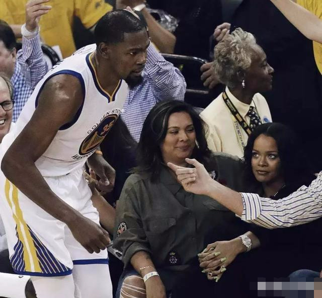 卡塔尔世界杯蕾哈娜,世界杯巴西队进球庆祝动作