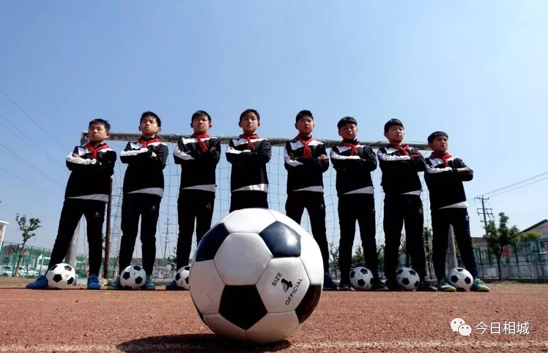 18岁的内马尔和现在的内马尔颜值,内马尔少年时期