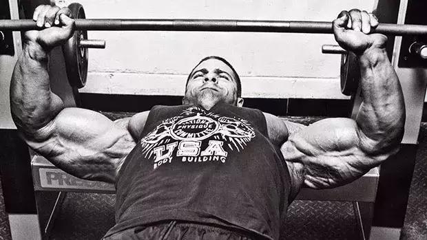 “卧推不到200斤，手臂不要练！”此话究竟有无道理？