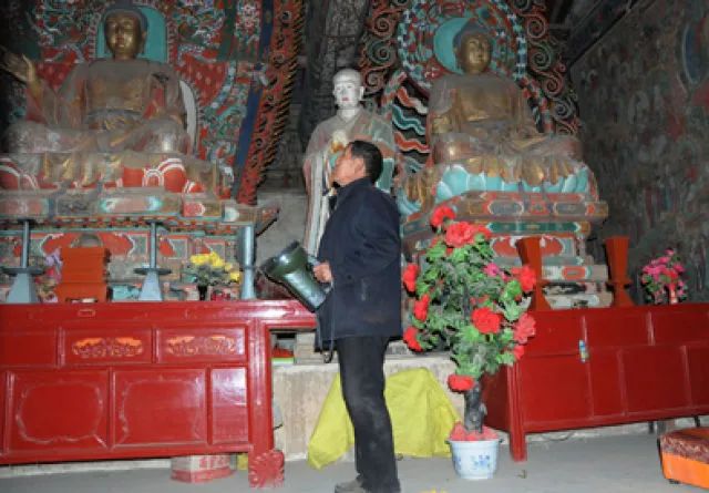 新华每日电讯雪地,新华每日电讯当代愚公