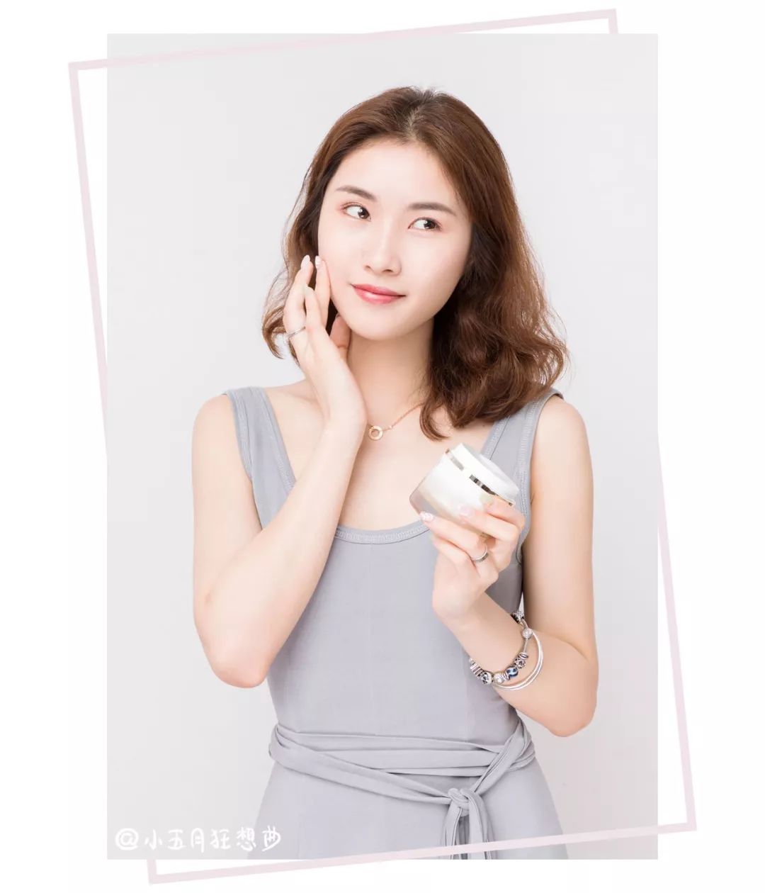 回头率超高的发型女法式慵懒卷,回头率百分百的古风美女