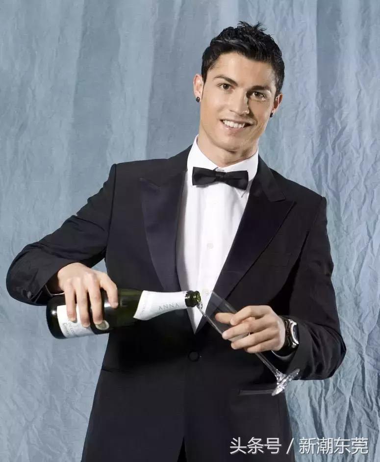 这就是你老婆熬夜看世界杯的理由！哈哈哈哈哈哈