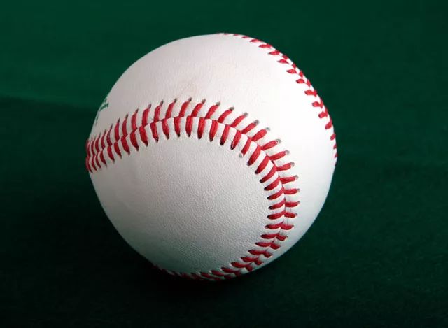 看了那么久的足球，你还不知道为什么足球要用几块皮拼起来？