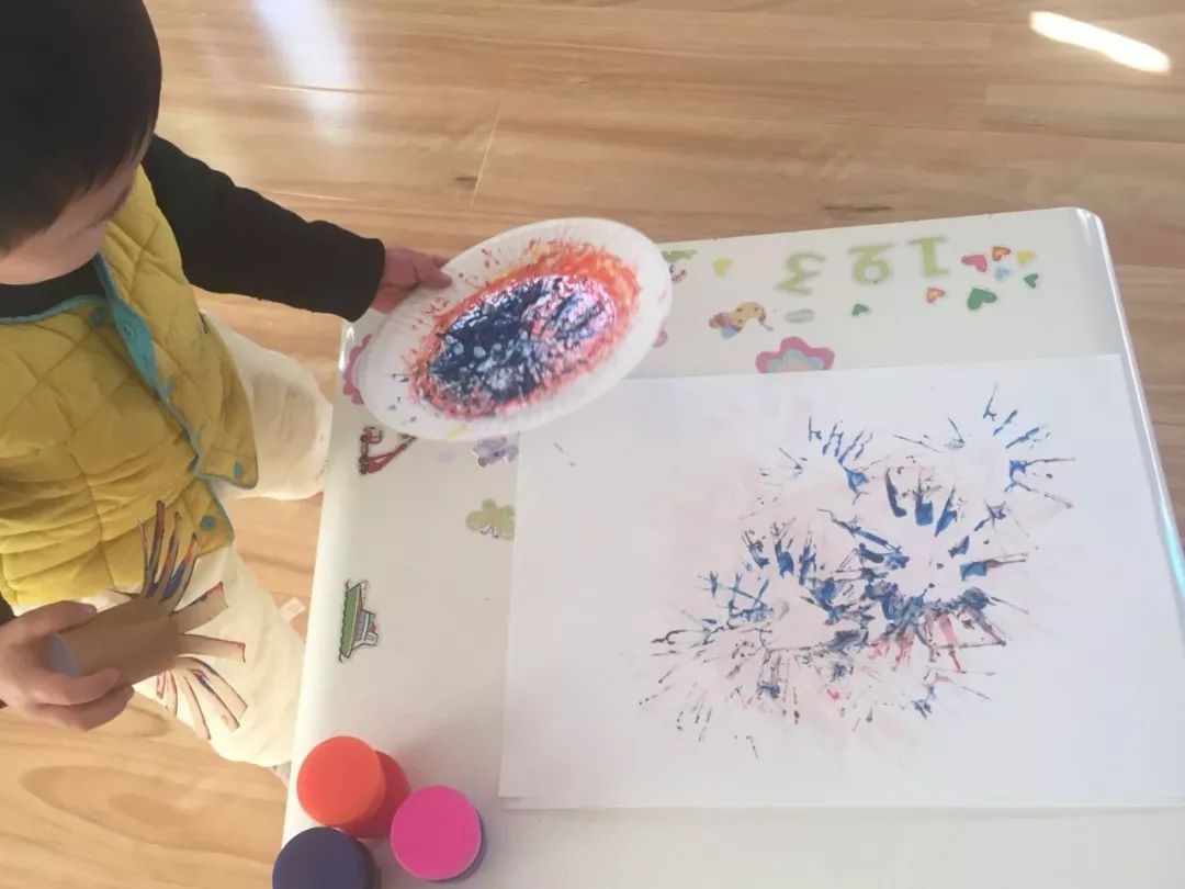 第31天：国外流行的31天不重复室内亲子游戏：卷纸筒游戏！