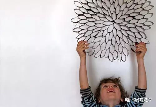 第31天：国外流行的31天不重复室内亲子游戏：卷纸筒游戏！