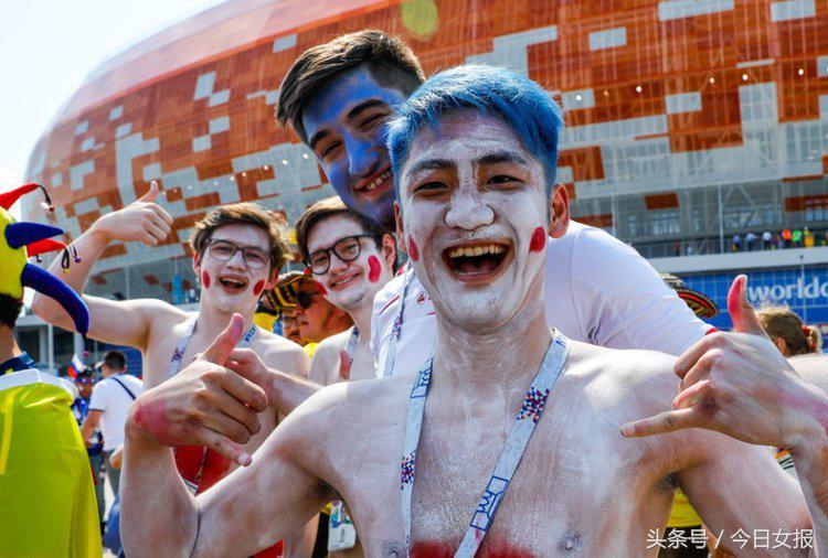 头顶“球场”化“猫”妆,“变相怪杰”满场飞,世界杯球迷谁最强