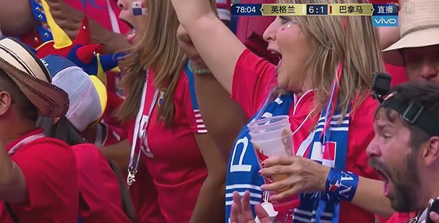 输球赢人心！朝对手竖大拇指，巴拿马主帅这一友好动作被记录下来