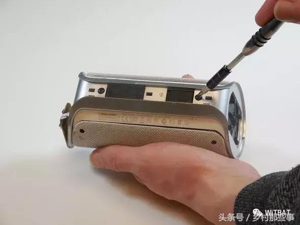 jbl蓝牙音箱flip3拆解视频,jblflip蓝牙音箱拆解不易