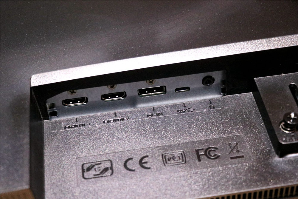 分享我自己在书房用的32英寸显示器,影音娱乐都很爽!