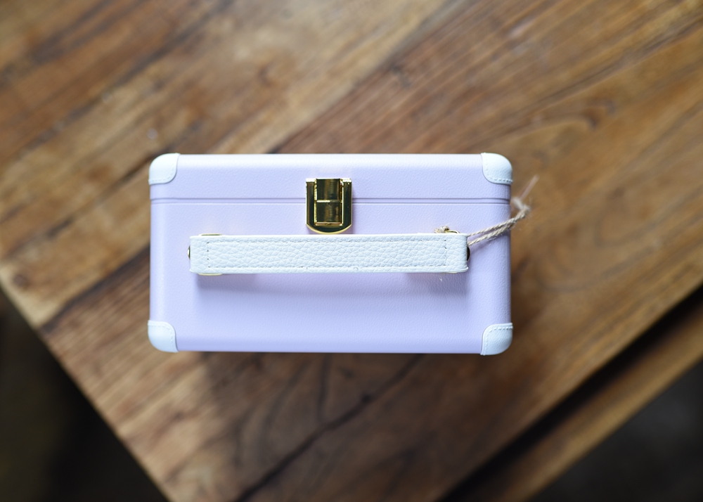 猫王收音机联名QQ炫舞推出猫王OTR爱丽丝紫，再续情怀与经典