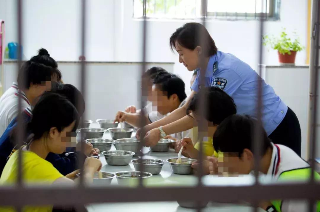 杭州四季青女董事长,杭州四季青档口女老板