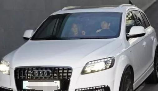 足球天才梅西,足球梅西的豪车