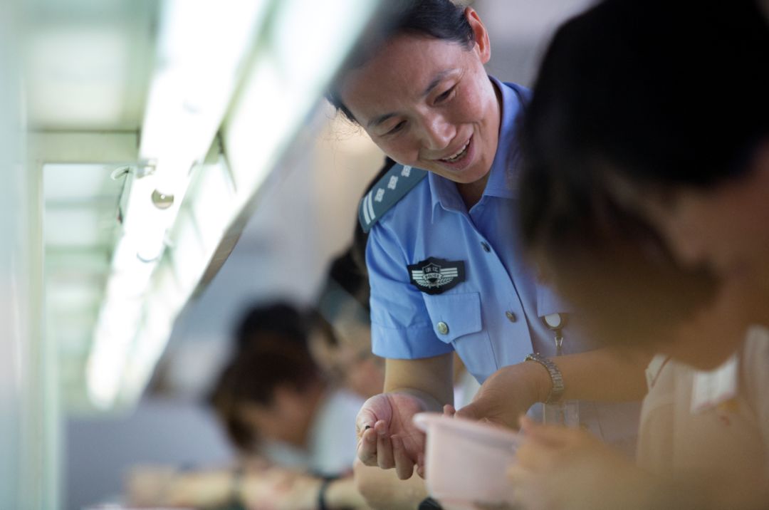 杭州四季青诸暨女老板,杭州四季青身价上亿女老板