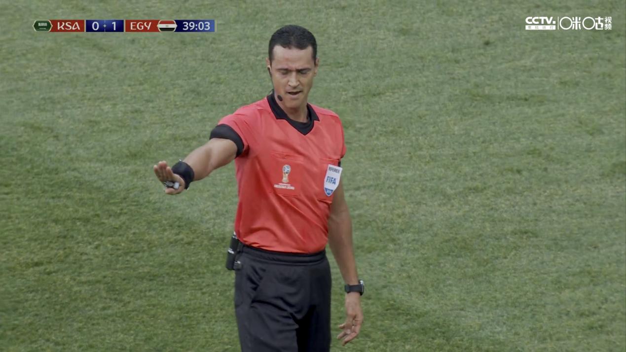 菜鸡互啄动图,菜鸡互啄短视频