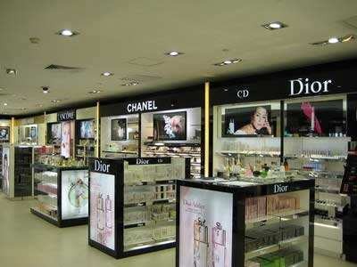 机场免税店买东西条件,机场免税店购物必买清单