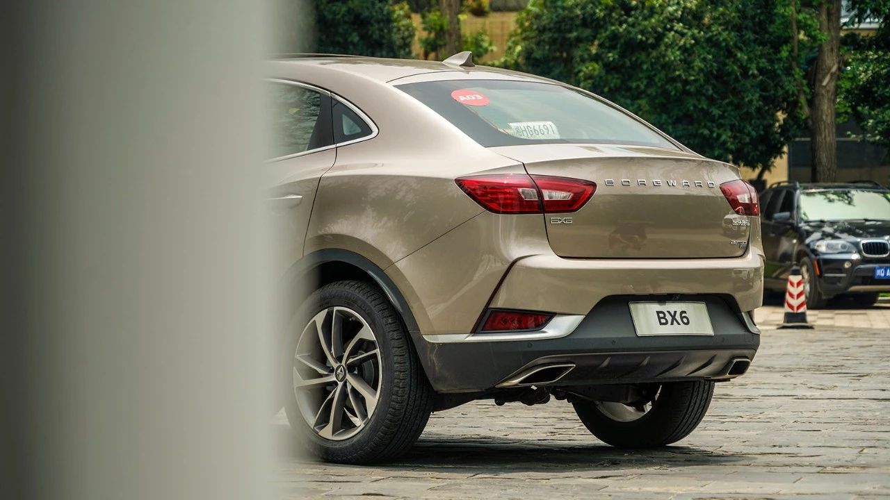 “德味”屁股加持！试驾全新宝沃BX6