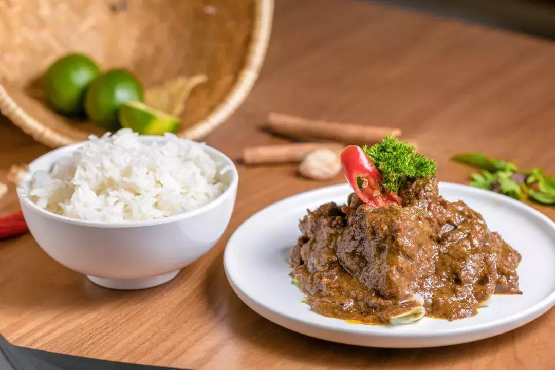 适合小情侣去的餐吧,一家很有情调和气氛的露天餐吧