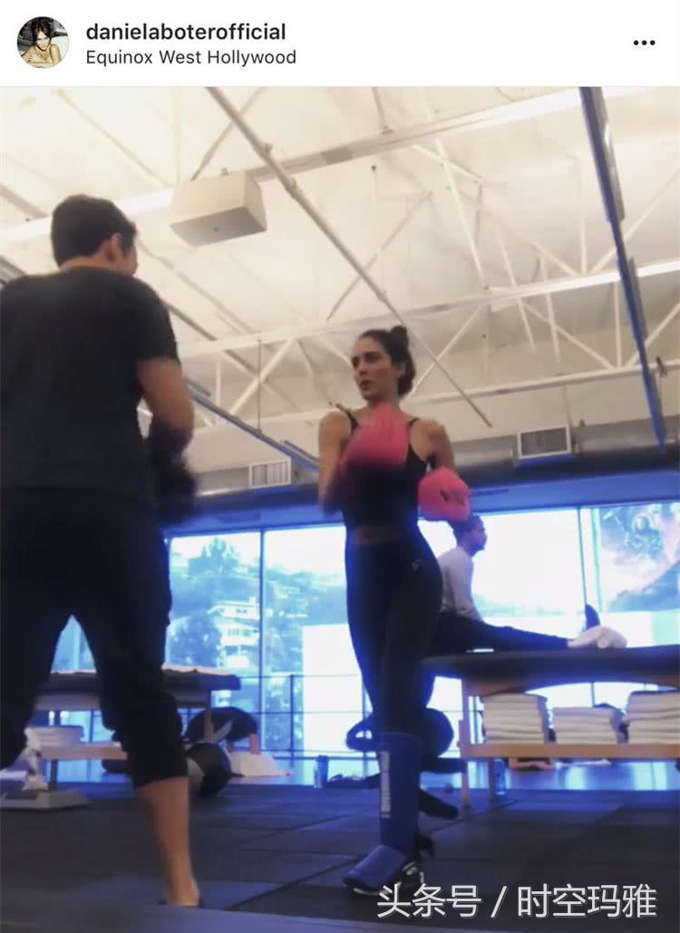 世界杯赛场那些高颜值女球迷瞬间,世界杯看台美女卡塔尔