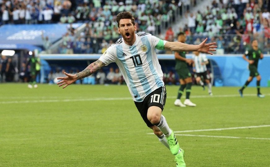 马拉多纳欢呼图片,马拉多纳庆祝动作